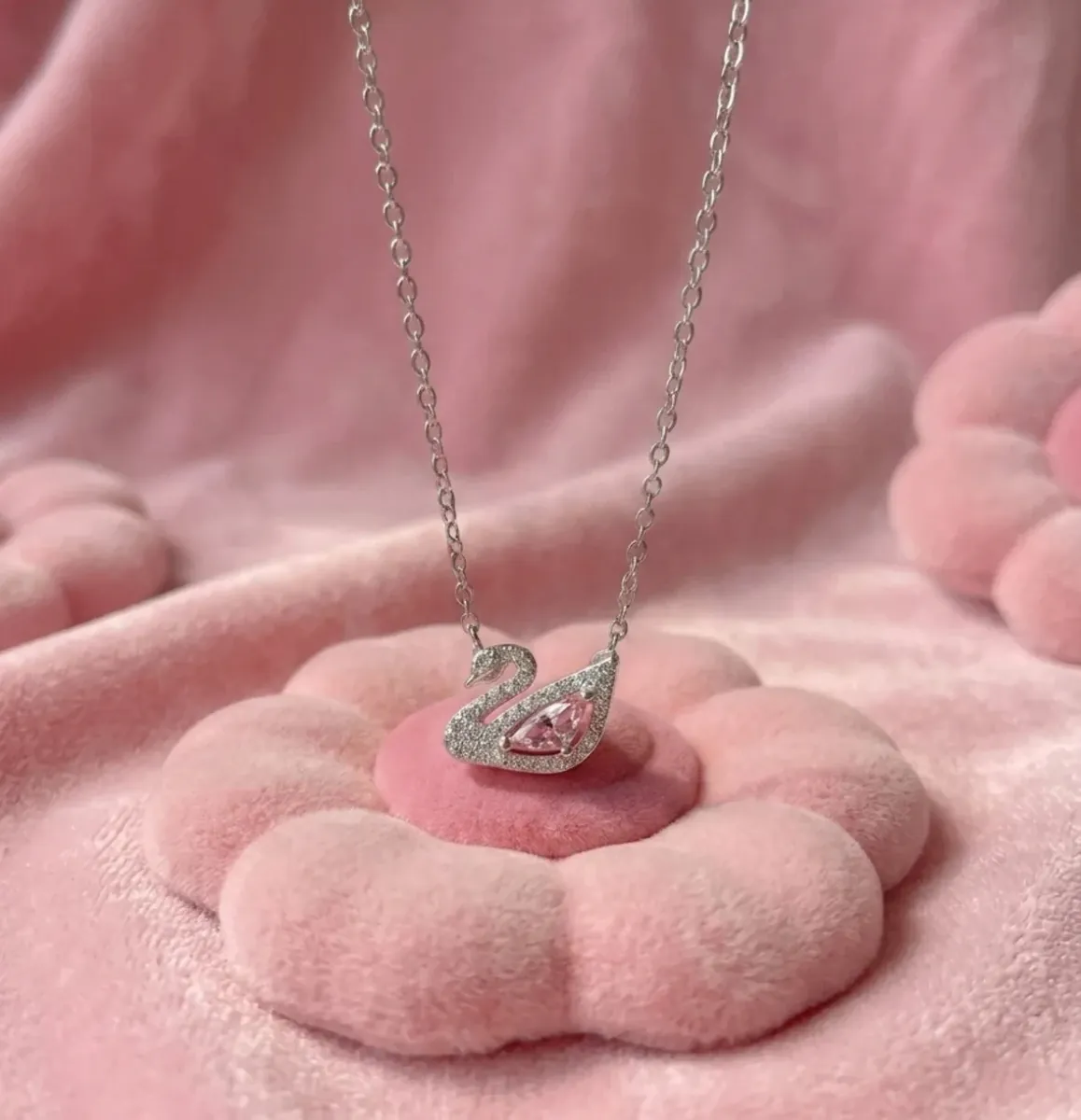 Pembe Taşlı Swarovski Kuğu Kolye